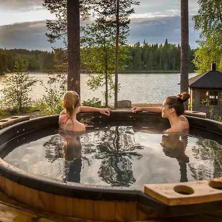 Beautiful Lakeside Vetojaervi Villa