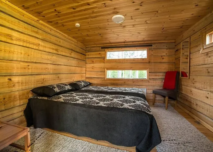 Beautiful Lakeside Vetojaervi Villa *