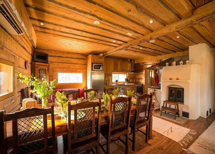 Beautiful Lakeside Vetojaervi Villa